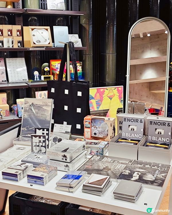 如果．．呢個世界得返黑色同白色🖤🤍，究竟會係點樣嘅呢？