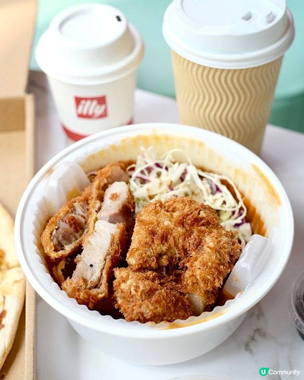 寵物友善商場內的餐廳，特設人寵共享專區！專區內設有圍欄，讓寵...