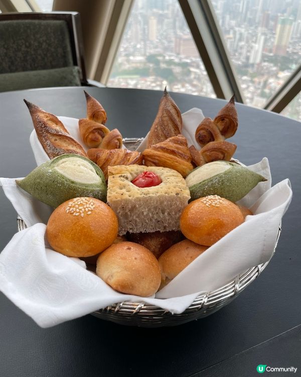 見到甜品車勁興奮