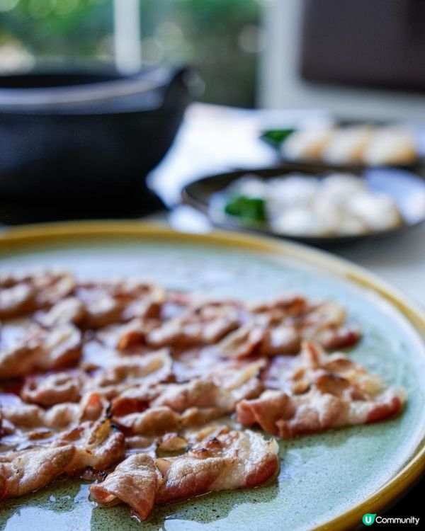 高雄市苓雅區高質松露牛奶小火鍋