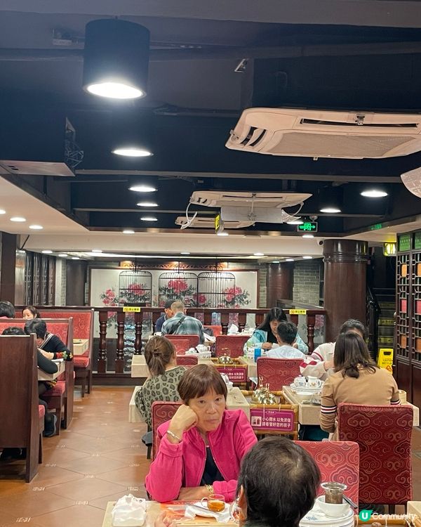 上廣州飲茶，特色菠蘿包