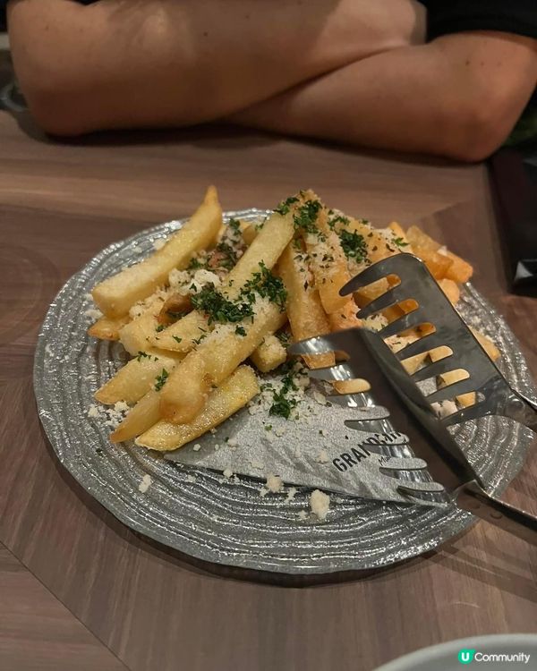 褔岡幾十款甜品的餐廳👍🏼甜品380円咋！