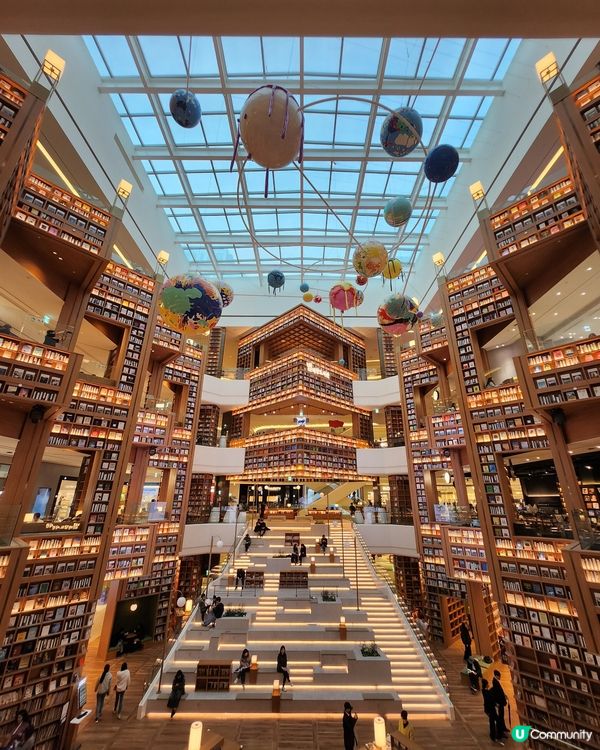 韓國水原最大型的購物中心👍👍👍