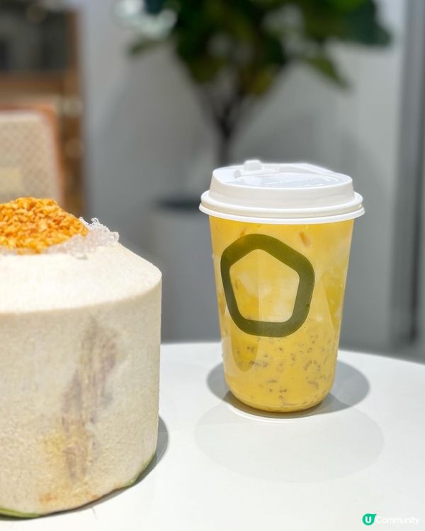 𝐖𝐡𝐞𝐧 𝐜𝐨𝐜𝐨𝐧𝐮𝐭 𝐦𝐞𝐞𝐭𝐬 𝐭𝐞𝐚 ☕