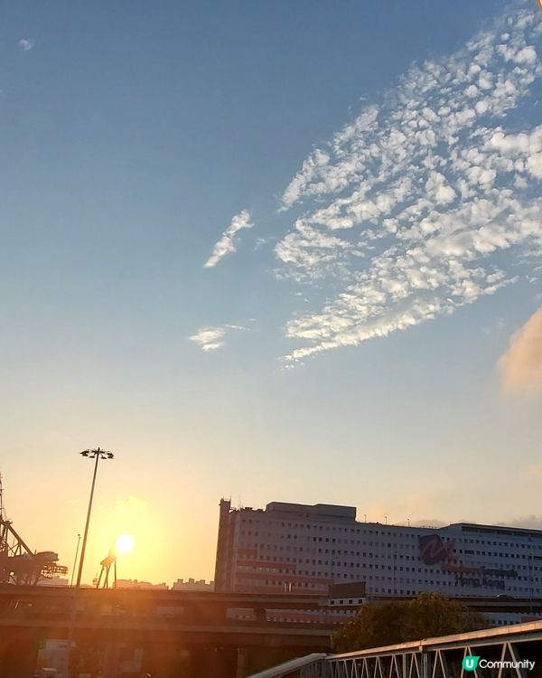 荔景地鐵站天橋