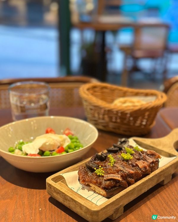 位於上環的法式酒館Nissa la Bella，餐廳環境典雅...