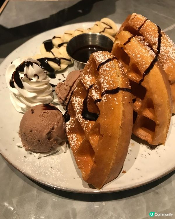 絕配～香蕉朱古力醬窩夫～～