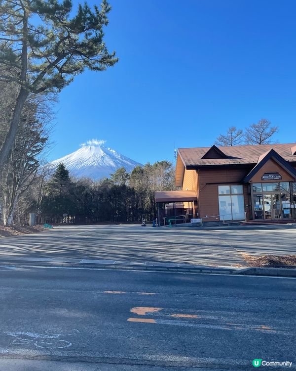 富士山上奇奇怪怪嘅雲？