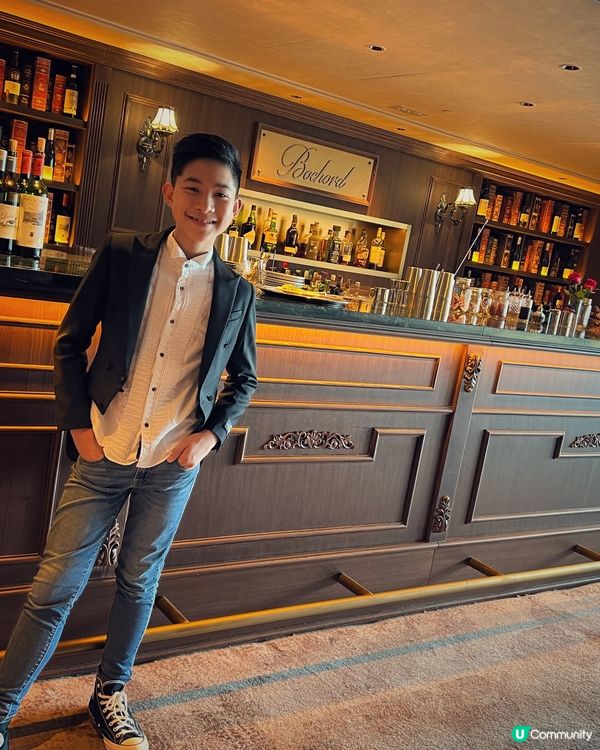 銅鑼灣復古圖書館海景餐廳