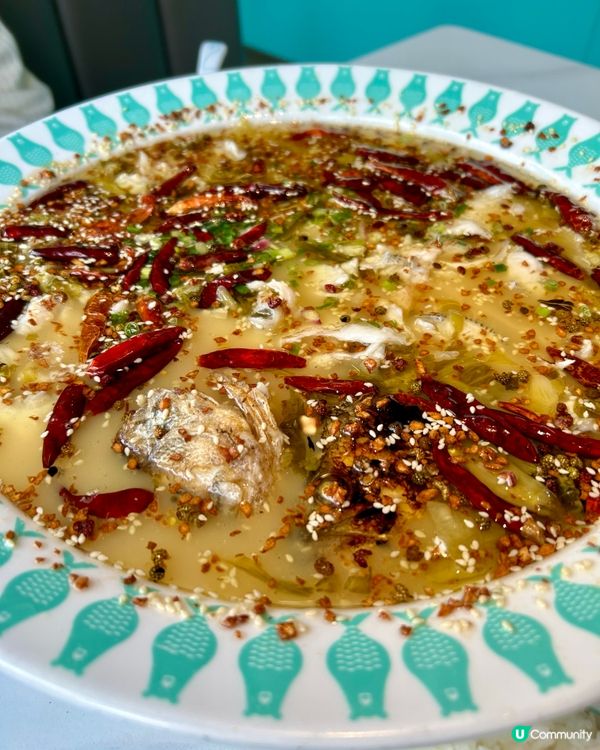 酸菜魚同北京片皮鴨兩款美食組合好正！