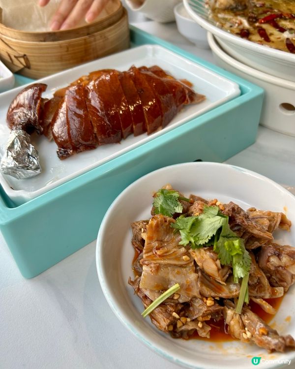 酸菜魚同北京片皮鴨兩款美食組合好正！