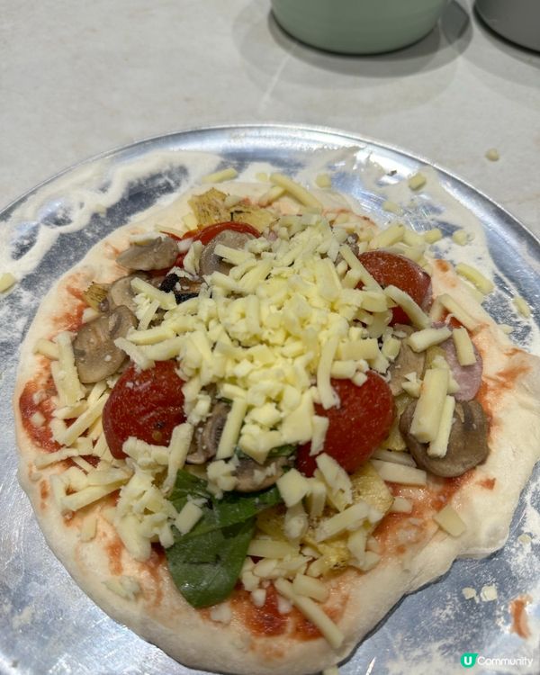 親子好去處，一齊自製Pizza