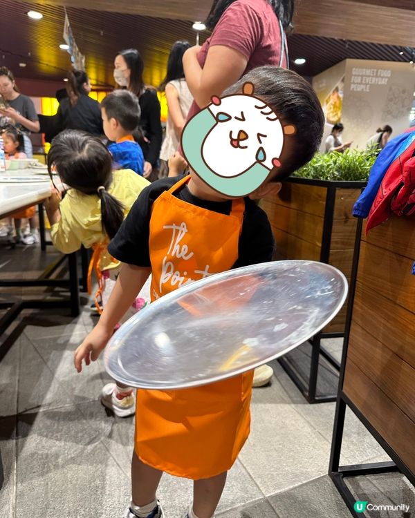 親子好去處，一齊自製Pizza