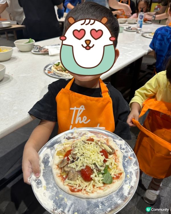 親子好去處，一齊自製Pizza