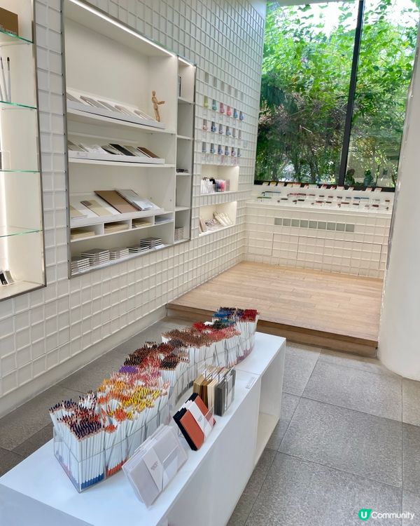 顏料版上的蛋糕-泰國畫具店cafe