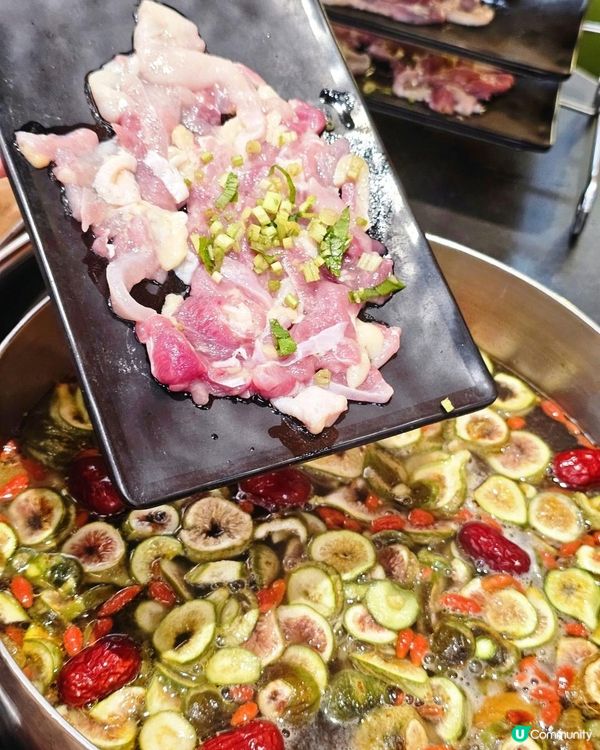 📍深圳必吃！滋味清甜～窮比小排檔無花果雞煲🍲