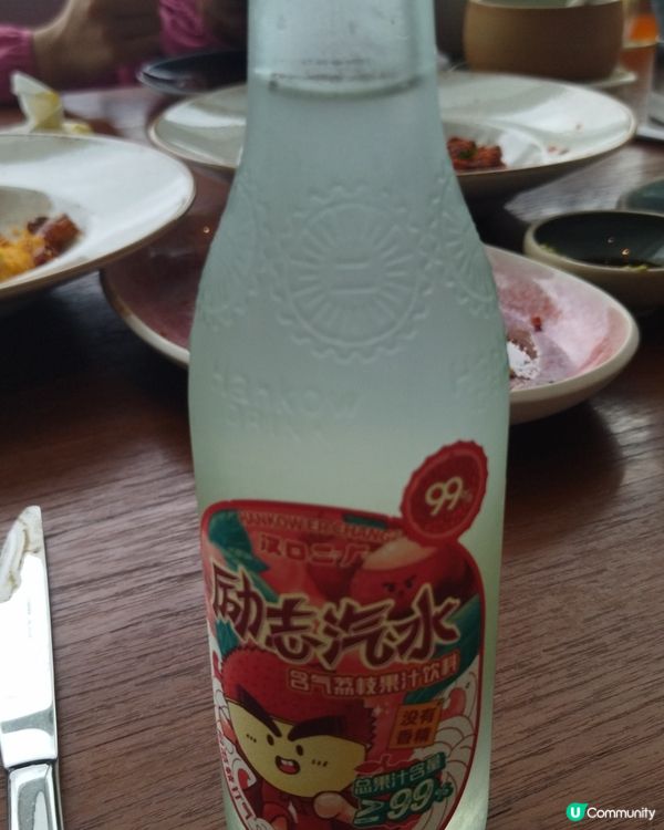 深圳酒店的自助餐多有汽水果汁隨意任飲(這點這較香港優勝)，很...