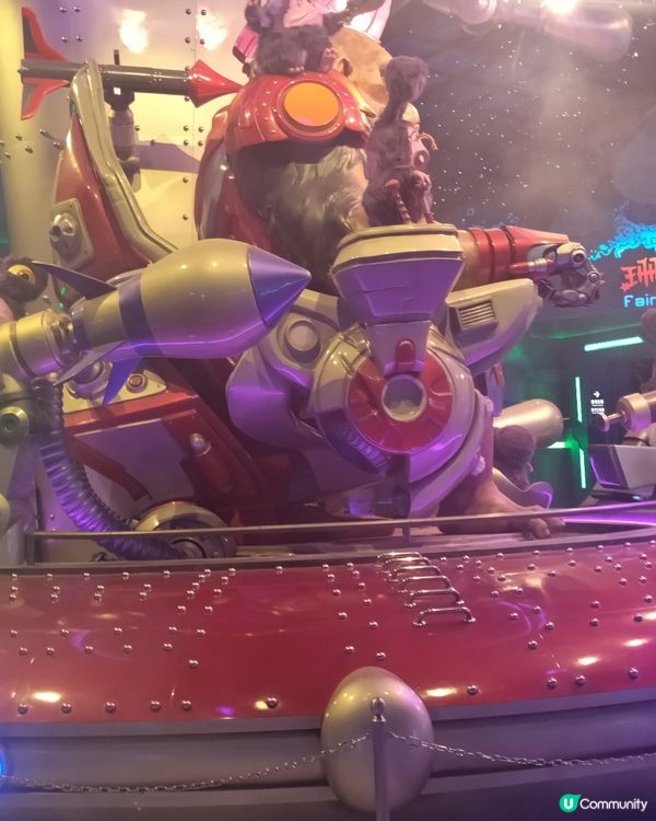 珠海宇宙飛船雖然是以海洋生物為主題，但處處都有很多造型獨特的...