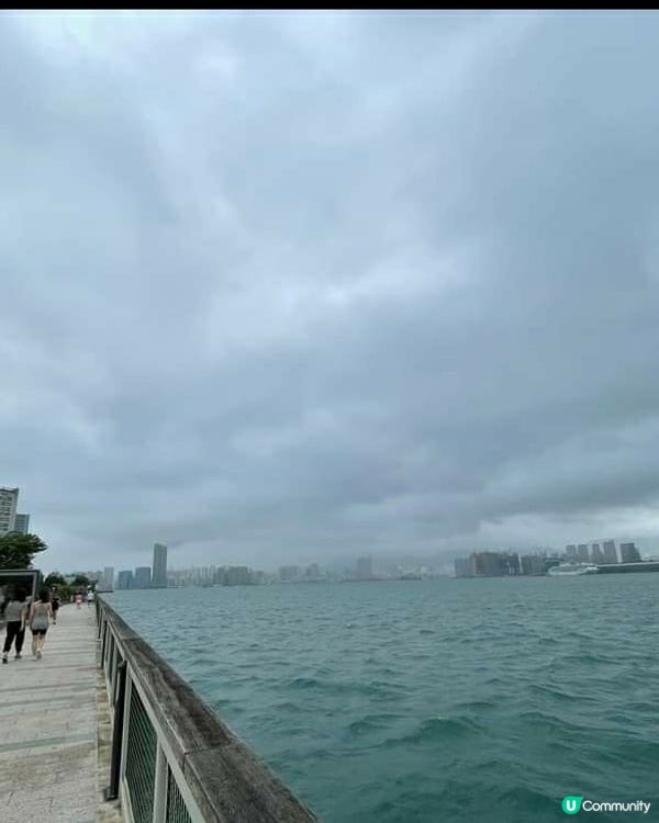 雖然初夏時份沒有陽光普照，但涼風送爽感覺怡人，反而有點初秋的...