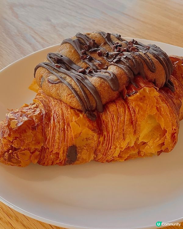 中環超邪惡爆漿朱古力牛角包croffle 