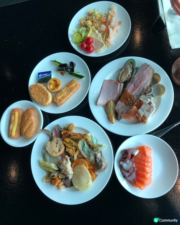 360旋轉餐廳自助餐