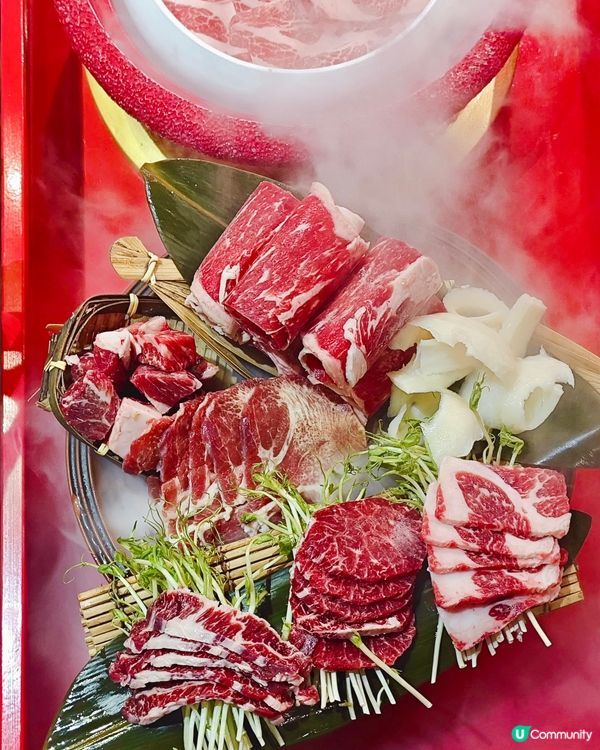 約了朋友打邊爐,這次去了以中式古代宮廷為主題的大滾友😋招牌花...