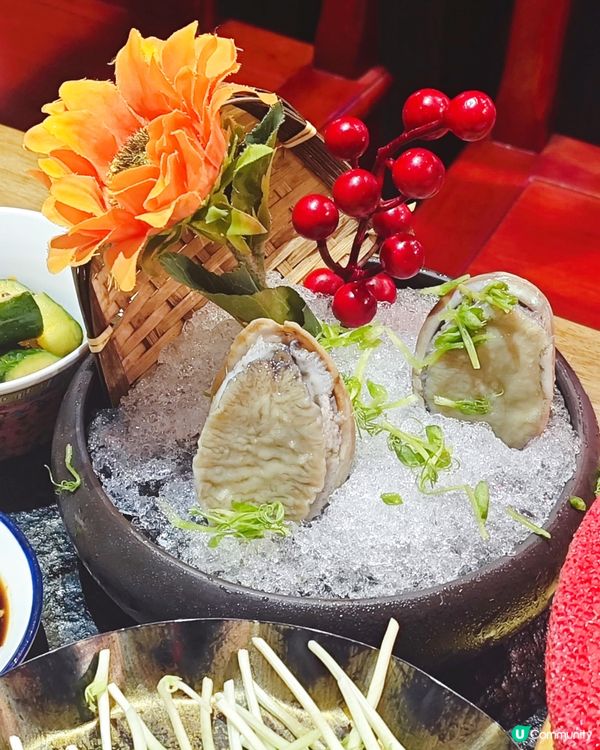 約了朋友打邊爐,這次去了以中式古代宮廷為主題的大滾友😋招牌花...