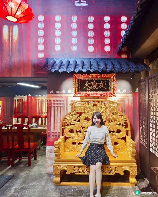 約了朋友打邊爐,這次去了以中式古代宮廷為主題的大滾友😋招牌花...