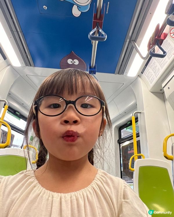 期間限定！多啦Ａ夢主題列車、月台