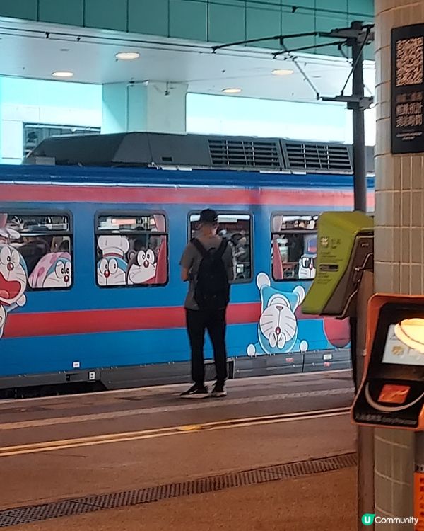 童年回憶呈現在屯門兆康站輕鐵月台，吸引了不少粉絲前來打卡！