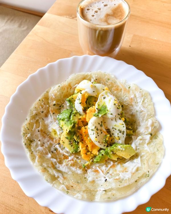 雞蛋🥚和牛油果🥑，簡單用手抓餅🫓包著吃，已經美味到不得了☺️...