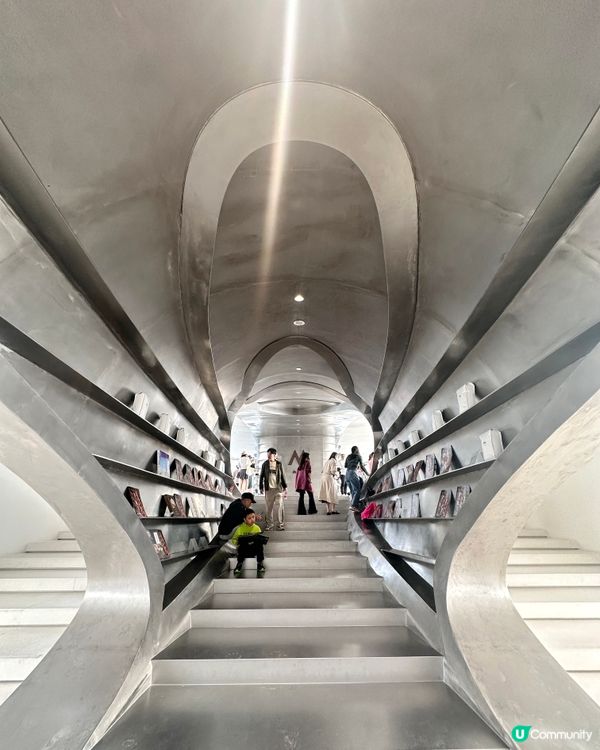 雲海中的咖啡店