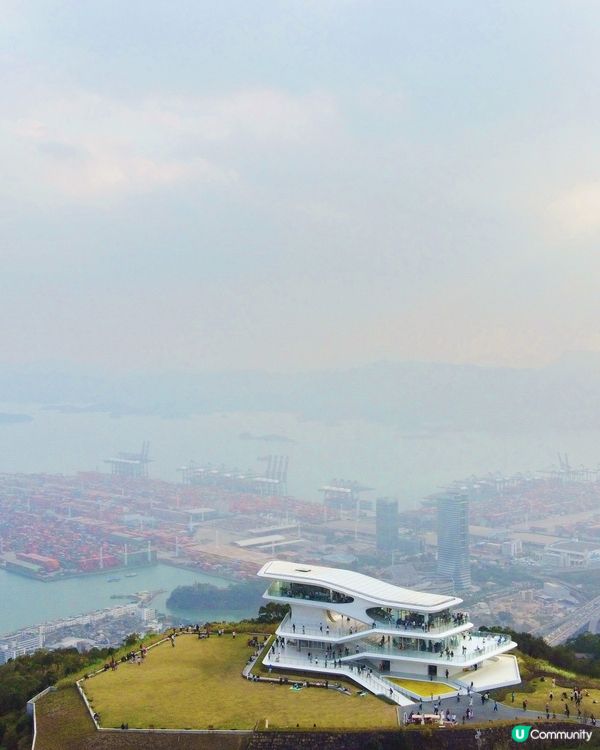 雲海中的咖啡店