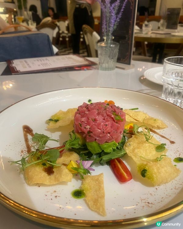 別出心裁佈置。遊走巴黎-凱旋門下品嘗法國菜