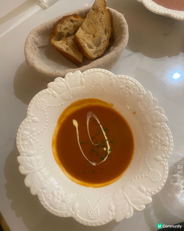 別出心裁佈置。遊走巴黎-凱旋門下品嘗法國菜