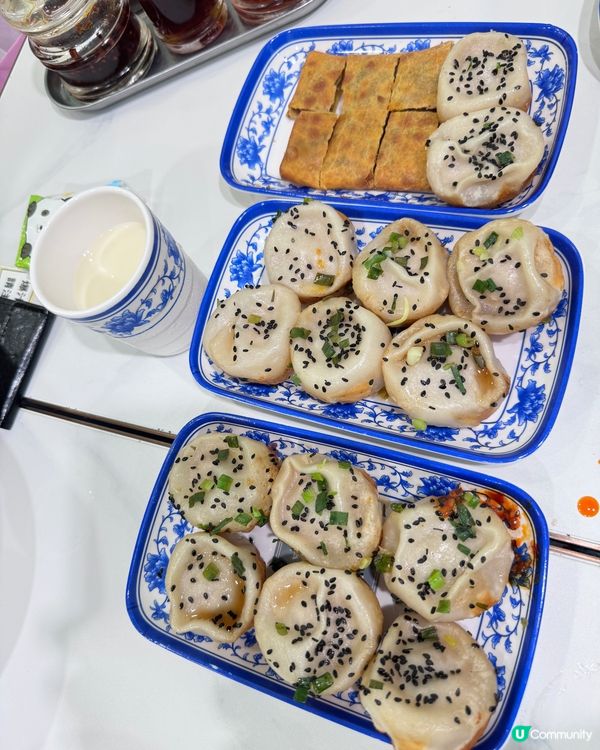 荃灣美食，全部都要排隊，辛苦得黎志在食。