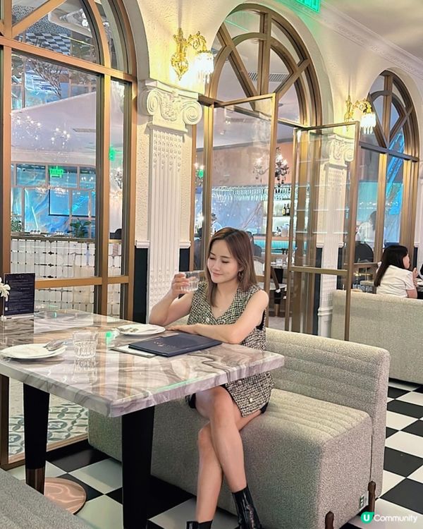 皇室堡內享用皇室晚餐