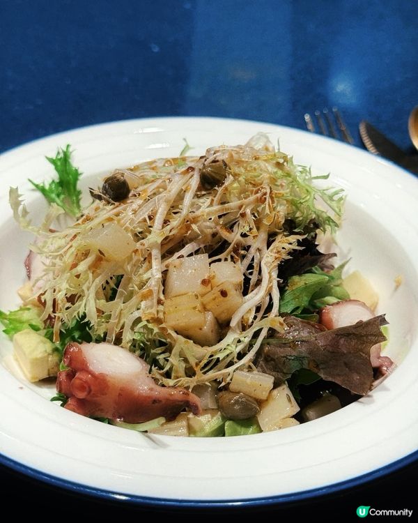 神秘色彩的藍色餐廳