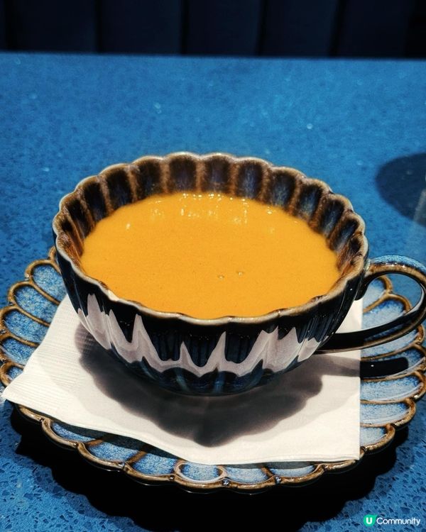 神秘色彩的藍色餐廳