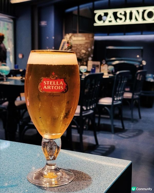 神秘色彩的藍色餐廳