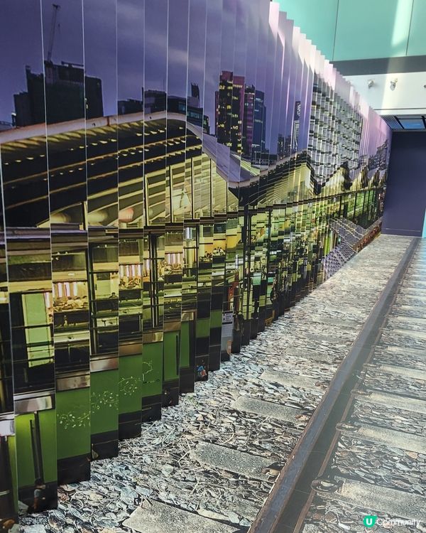 在紅磡站見鐵路展兩兄弟玩得超開心，有得睇有得玩，可以不停打卡...