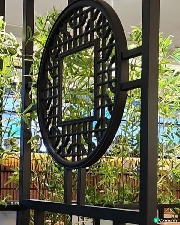 我自己去將軍澳小神燈，香港洋紫荊廣場，仲有會展中心，行海濱長...