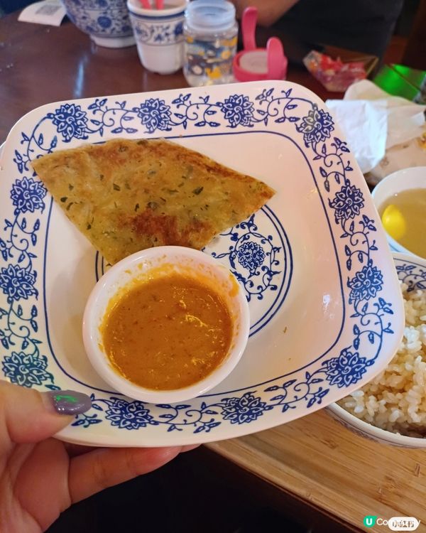 荃灣如心廣場入面既玖子茶，環境是中式擺設，椅子比較重，比較阻...