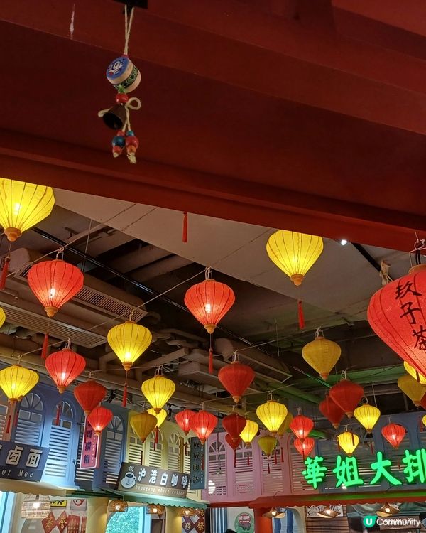 荃灣如心廣場入面既玖子茶，環境是中式擺設，椅子比較重，比較阻...