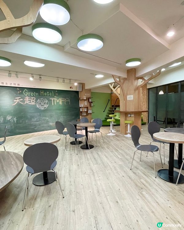 [台中住宿推薦] 西屯區 | 台中逢甲葉綠宿旅館：13米高植生牆 環遊世界主題酒店 (附素食者逢甲夜市覓食手冊)