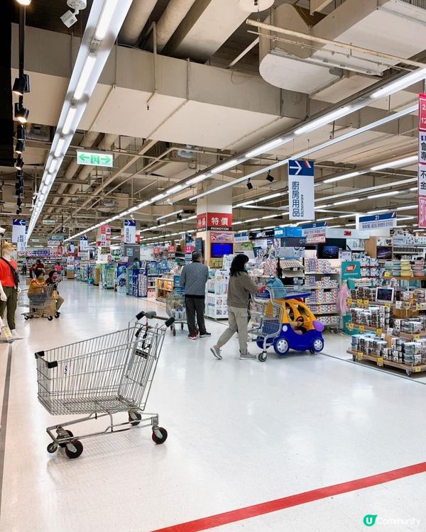 台灣/台北 法國內湖家樂福旗艦大賣場~零食、泡麵、啤酒大採購~