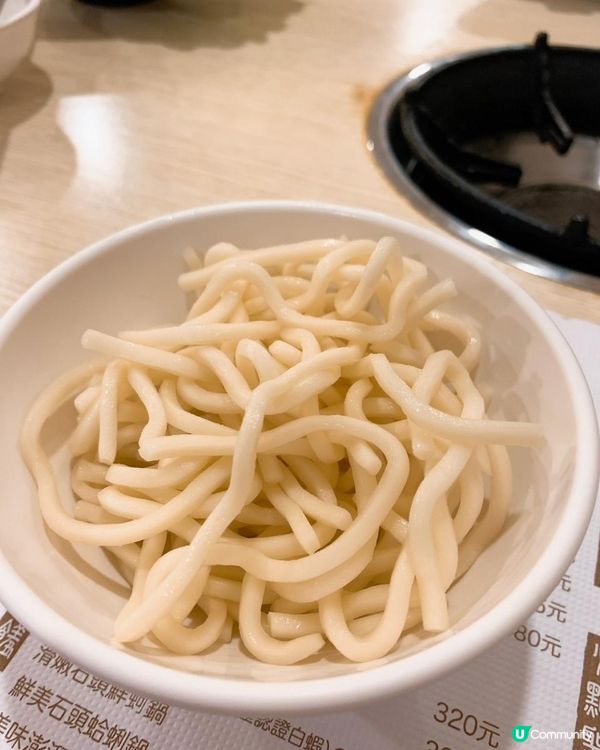 台灣/台北 玉璽石頭火鍋 食材很棒 炸天婦羅、手工魚餃 (MRT：六張犁捷運站)