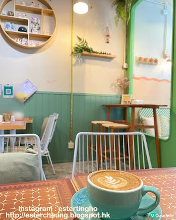 【灣仔 食記】美好一天從早餐開始 ♥ 香濃蕃茄湯豬軟骨煎蛋扭紋通粉 + Latte ♥ Red Pocket Cafe