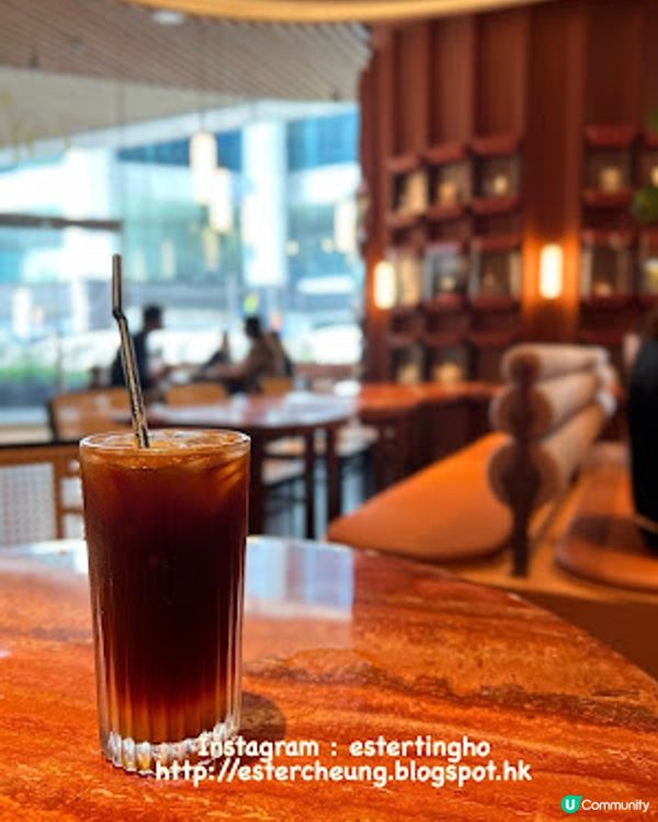 【鰂魚涌 食記】太古坊 cafe ♥ 香烤豬頸肉配青木瓜沙律 + Sparkling Black ♥ Alchemy Origin