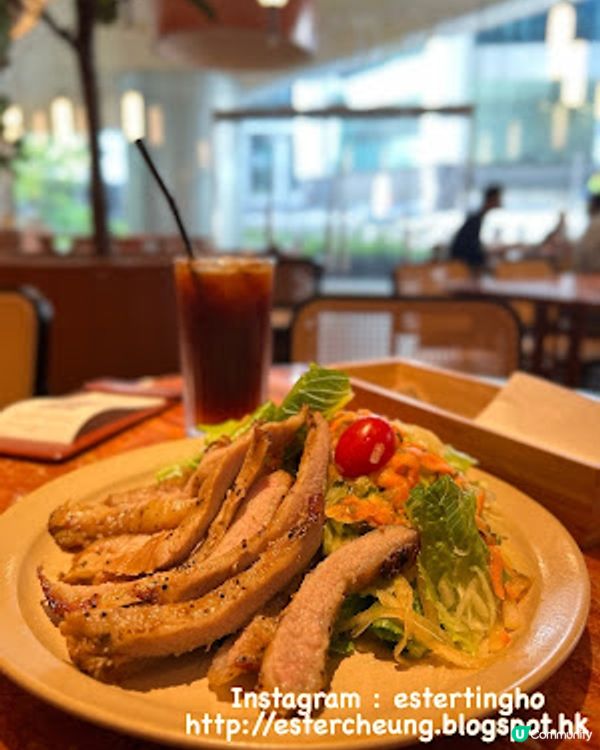 【鰂魚涌 食記】太古坊 cafe ♥ 香烤豬頸肉配青木瓜沙律 + Sparkling Black ♥ Alchemy Origin